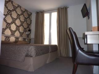 De La Cité Rougemont Hotel
